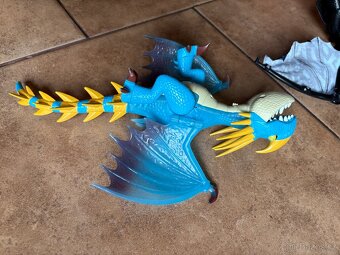 Hračky - draci a Dino - 3
