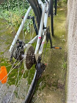 Trekové kolo Riverside 500 - 3