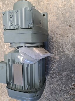 Predám novú priamu prevodovku SEW 1,1kW 400V - 3
