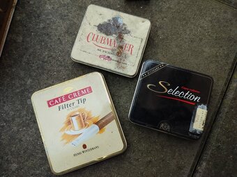 Staré plechovky tubusy krabičky od cigaret, alkoholu - 3