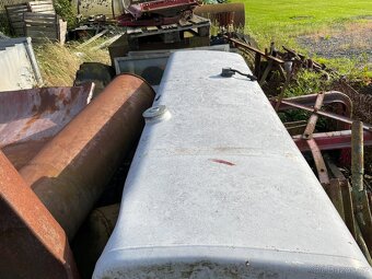 Prodám hliníkovou nádrž na naftu 800L z MAN F2000 vč.držáků - 3