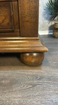 Masivní skříň (141013) - 3