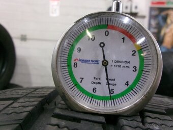 235/50 R19 HANKOOK (cca 5mm) č.15338/B10 - 3