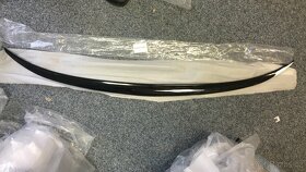 Spoiler na kufr M5 look na BMW 5 G30 - ČERNÝ LESK - 3