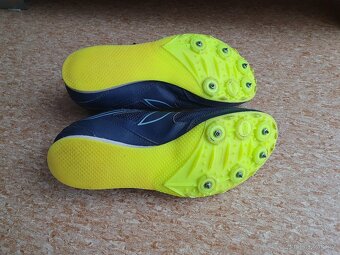 Tretry na atletiku Kalenji Decathlon v. 37, stélka 23,5 cm - 3