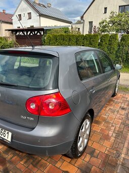 Volkswagen Golf V 2.0 TDI 103 kW – spolehlivý vůz s výbavou - 3
