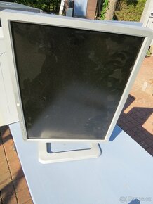 Monitor Compaq a Samsung - 3