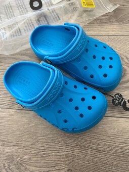 Nove crocs j1 - 3