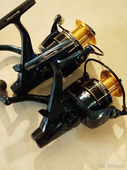 RYBÁŘSKÝ NAVIJÁK KT3000 S BAITRUNNEREM - 3