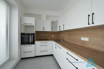 Pronájem nového bytu 2kk v Nové Pace. Ul. P.Bezruče. 67m2 - 3