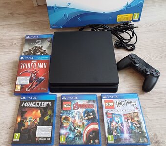 Sony PlayStation 4 (PS 4) - 3