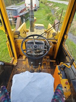 Traktorbagr JD 410 - 3