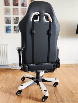 Herní židle DXRacer jako nová + profi kolečka zdarma
- 3
