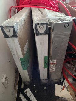 NOVÝ DESKOVÝ RADIÁTOR PURMO COMPACT 33 – 900x1200 mm (ŠEDÝ) - 3