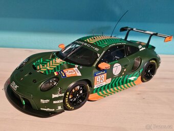 PORSCHE 911 RSR/IXO 1:18 - 3