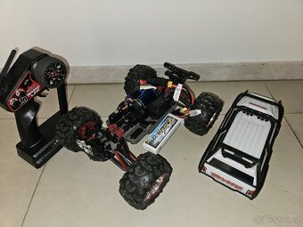 Traxxas Summit vxl 1/16 + nabíječka - 3