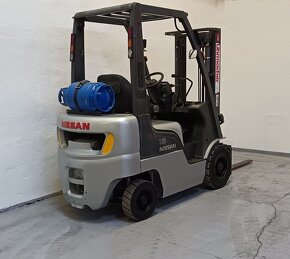 Vysokozdvižný vozík Nissan s nosností 1500 kg (LPG) Prodano - 3