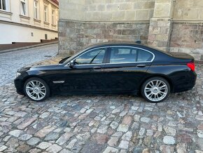 BMW F01 740d 225kw, bohatá výbava - 3