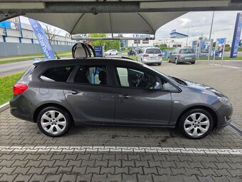 Opel Astra spots tourer 16v benzín - 3
