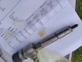 Vstřikovací tryska Bosch 0445110276 - 3