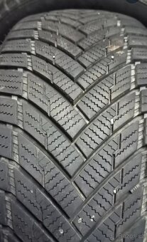 Gumy 215/65 r 16 na dojetí - 3