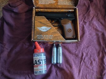 prodám vzduch pistoli co2 makarov na bb broky - 3