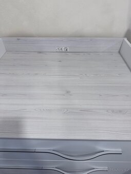 Komoda na přebalování a postýlka - 3