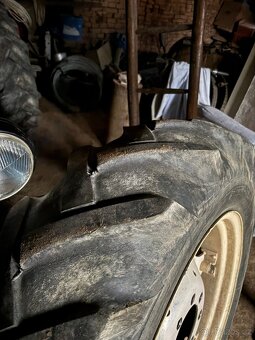 Zetor 3011 zadní kola - 3