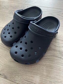 Nove crocs J2 33/34 - 3