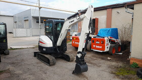 Bobcat E32, rok 2010 - 3