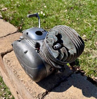 Jawa ČZ 150 352 kývačka - motor - 3