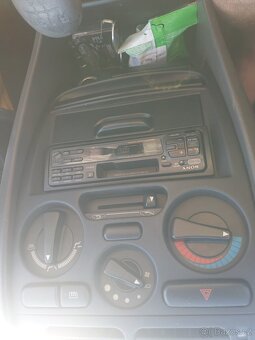 Mitsubishi Carisma 1.6 rok 1997 - 3