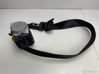 Bezpečnostní pás pravý přední Audi A3 8V Sportback 8V5857706 - 3
