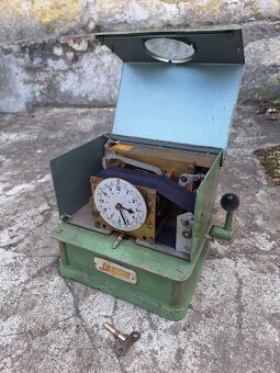 Staré mechanické píchací hodiny - 3