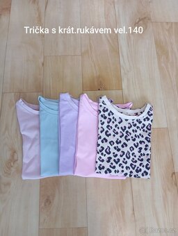 Mix dívčího oblečení - 3