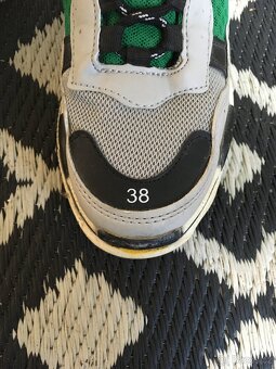 Prodá boty balenciága - 3