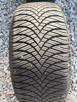 Celoroční pneu 225/40 R18 6-7mm - 3