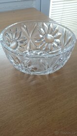 Skleněné, broušené mísy, váza, karafa, popelníky,... - 3