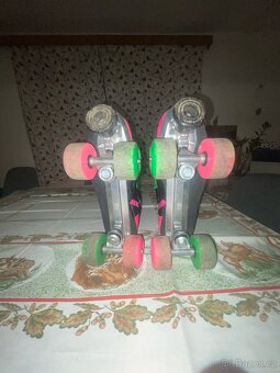 Retro kolečkové brusle - 3