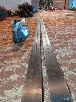 Prodám juniorské běžky a boty Salomon, délka 161cm, vel. 41 - 3