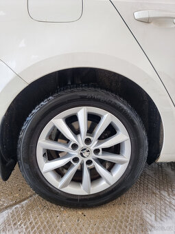 Škoda Octavia 1.4 tsi Gtec pravidelné servisy a Výborný stav - 3