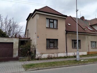 Rodinný dům 5+1 se zahradou 590 m2 - Hradec Králové - 3