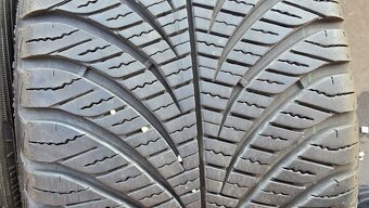 Celoroční pneu 215/55/17 Good Year - 3