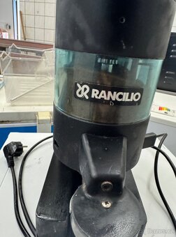 Prodám mlýnek na kávu zn. Rancilio - 3