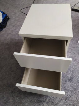 Komoda MALM bíla - 3