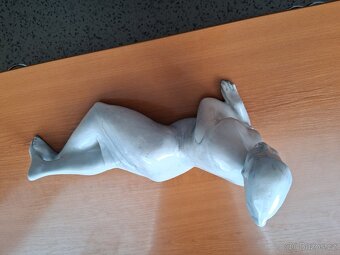 Stara soška z modrého porcelánu - 3