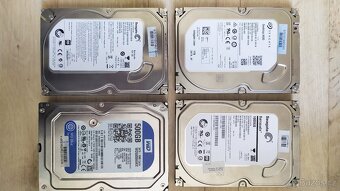 HD S-ATA, HD SSD 250MB - 8TB, dále RAMky DDR3 pro desktop PC - 3