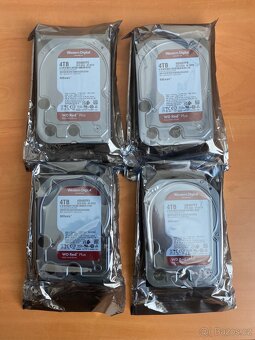 QNAP TS-453U - 3