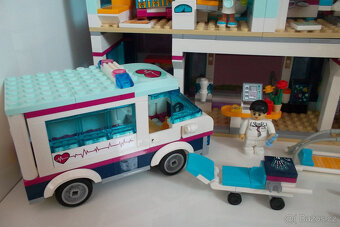 Lego Friens 41318, Nemocnice/sanitka/vrtulník - 3