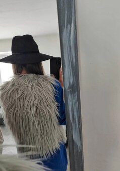 Dámský podzimní festivalový kožíšek chlupatá vesta šedá - 3